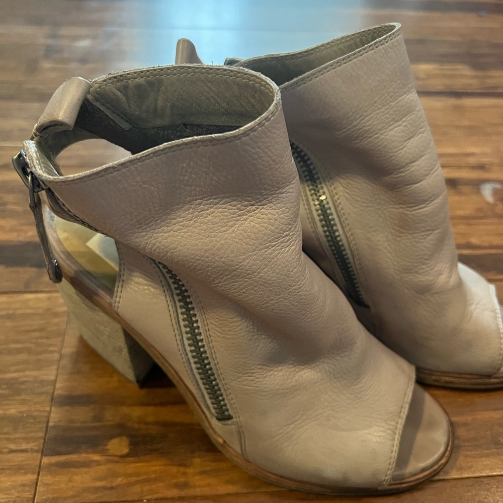 Dolce vita size 8.5 leather open toe booties